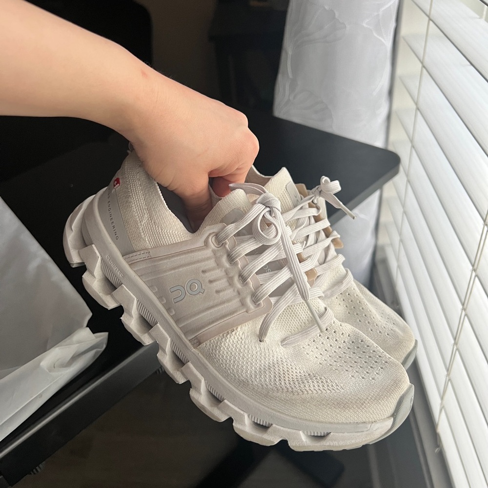 Lightweight Women’s Running Sneakers - Off-White